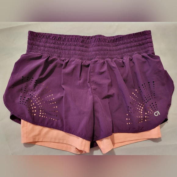 Gap built in shorts - Picture 2 of 3